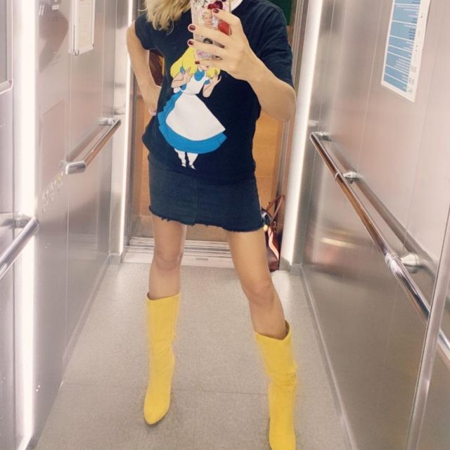 Les bottes à talons jaunes portées par Élodie Gossuin  sur le compte Instagram de @elodiegossuin 