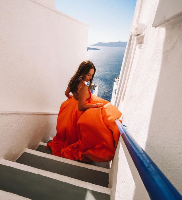 La Robe Longue Orange De Stephanie Durant Sur Le Compte Instagram De Stephaniedurant Spotern
