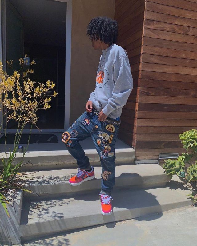 Les Sneakers Bapesta Color Block Low Pink Orange Navy de Lil Tecca sur le compte Instagram de @liltecca