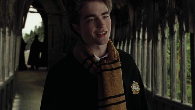 The Dress Of A Sorcerer House Hufflepuff Cedric Diggory Robert Pattinson In Harry Potter And The Goblet Of Fire Spotern