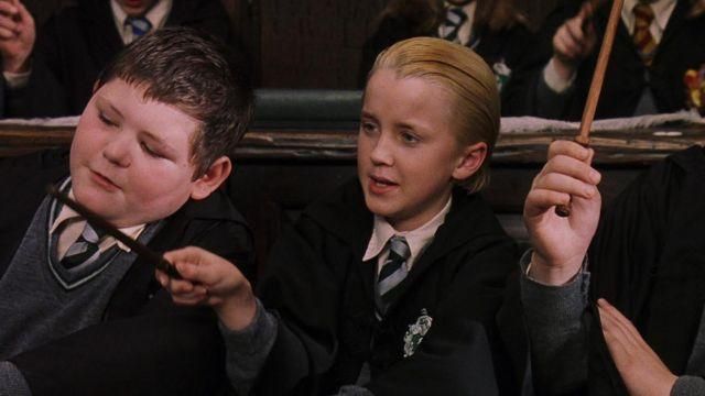 La robe de Sorcier (Maison Serpentard) de Draco Malfoy (Tom Felton) dans Harry Potter à l'école des sorciers