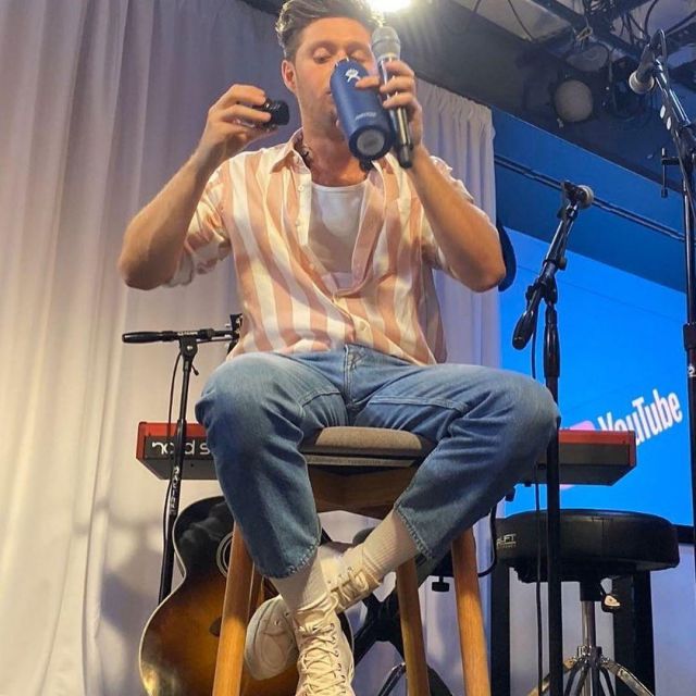 Saturdays NYC Perry Candy-Striped Shirt worn by Niall Horan Youtube Space in New York City October 7, 2019