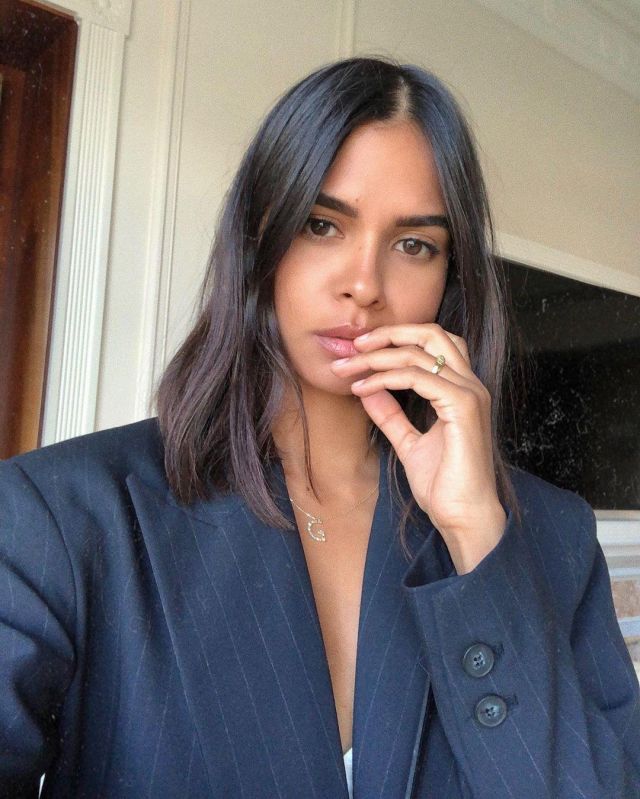 Zara black blaz­er worn by Emelie Hollow on the Instagram account @emitaz The Savoy September 18,2019