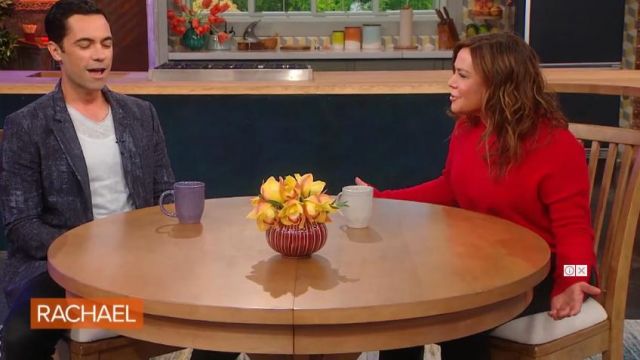Theory kare­nia cash­mere knit top worn by Rachael Ray on Rachael Ray October 8, 2019