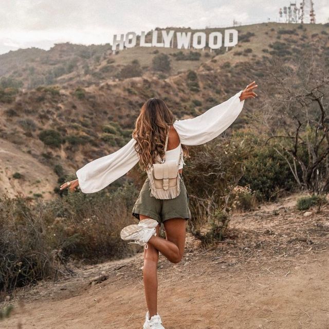 The linen shorts, khaki worn by Federica on the account Instagram of @junesixtyfive 