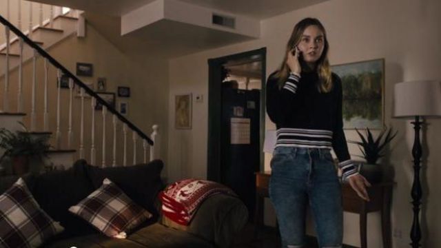 Topshop Blue ripped Knee Jeans worn by McKenna Brady (Liana Liberato) in Light as a Feather Season 2 Episode 10