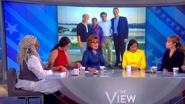 Akris Punto Tiered-Sleeve Ring-Zip Jacket usado por Susan Rice en The View 10 de octubre de 2019