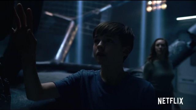 Camiseta azul usada por Will Robinson (Maxwell Jenkins) en Lost in Space (S02)