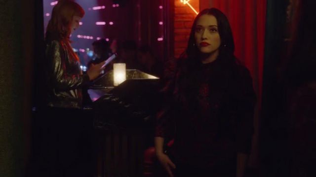 Purple and red blouse worn by Jules (Kat Dennings) as seen in Dollface (Season 1)