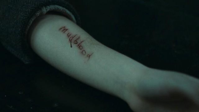 La marque de Hermione Granger (Emma Watson) dans Harry Potter et les Reliques de la mort - 2ème partie