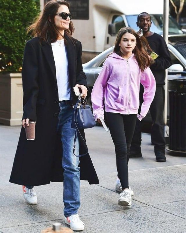 Madewell veja V 10 leather sneakers worn by Katie Holmes New York City October 14, 2019