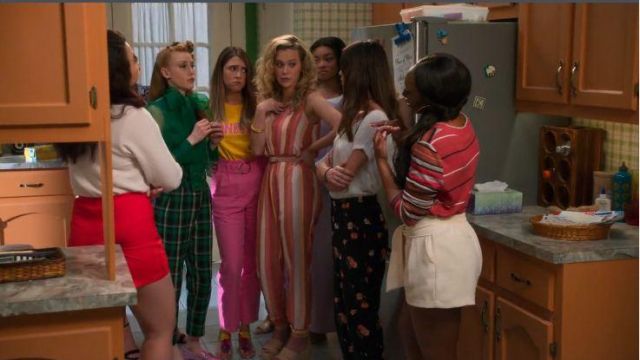 & Other stories pink buckle loafers worn by Heather KPK (Caroline Pluta) in Insatiable Season 02 Episode 02