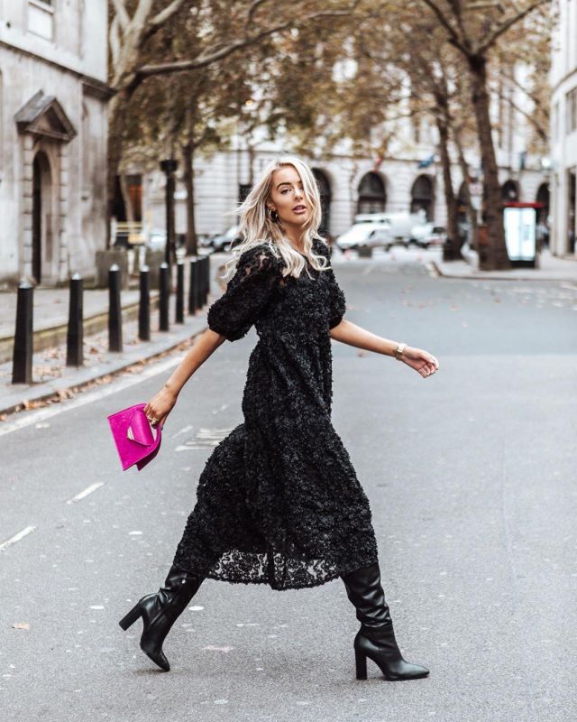 Zara Robe Noire de Lauren Noir sur Instagram account @imlaurenblack