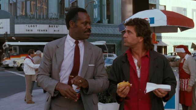Red button shirt worn by Martin Riggs (Mel Gibson) in Lethal Weapon