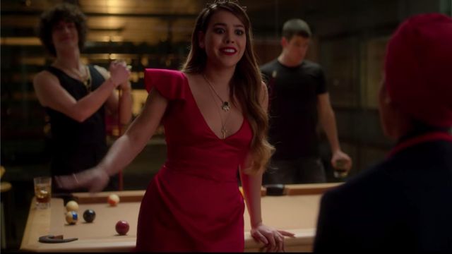 Red dress with V neck worn by Lu (Danna Paola) as seen in Elite (S02E03)