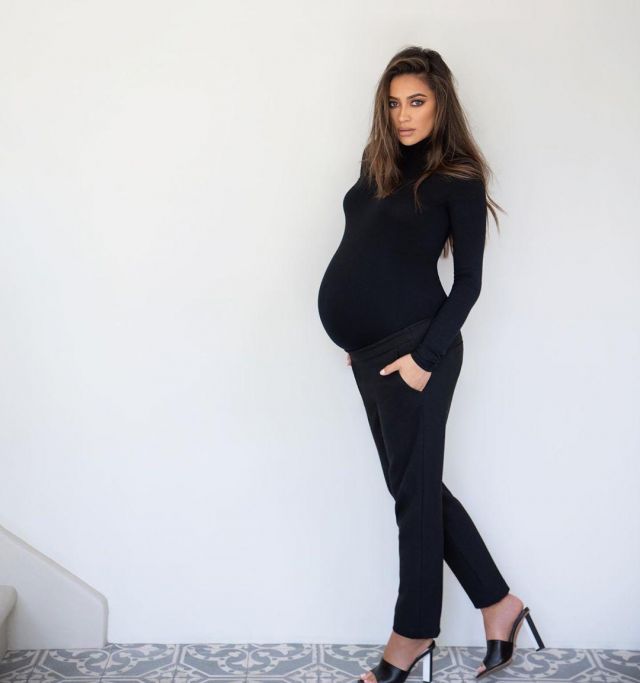 The turtleneck in black-worn by Shay Mitchell on the account Instagram of @shaymitchell