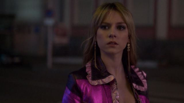 Pink Jacket worn by Carla (Ester Expósito) as seen in Elite (S02E01)