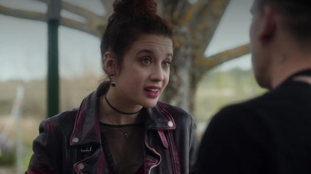 The leather jacket worn by Marina (María Pedraza) in Elite S01E05