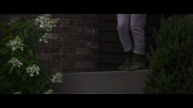 Chaussons de Josh (Zackary Arthur) dans Mom and Dad