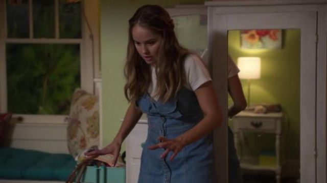 Re/Done White Baby Tee worn by Patty Bladell (Debby Ryan) in Insatiable Season 2 Episode 10