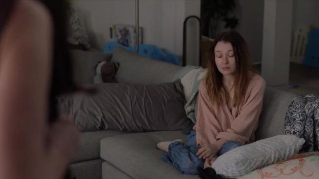 Free People double cloth boyfriend tunic worn by Sierra (Emily Browning) in The Affair Season 5 Episode 8