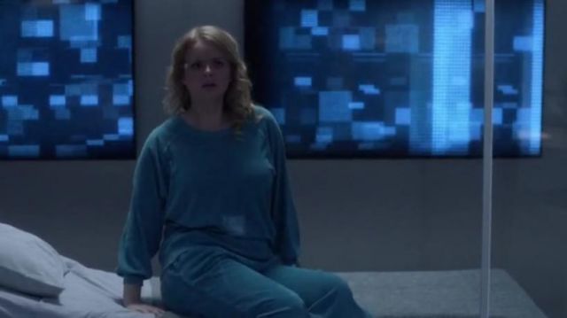 The Great. The College Sweatshirt worn by Eve Teschmacher (Andrea Brooks) in Supergirl Season 5 Episode 2