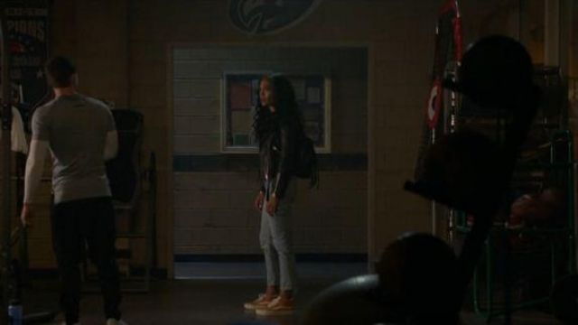 Vans Mustard and White Sneakers worn by Olivia Baker (Samantha Logan) in All American Season 02 Episode 02