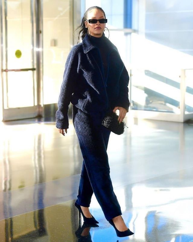 Bottega Veneta The Pouch Large Curly Clutch Bag worn by Rihanna New York City October 15, 2019
