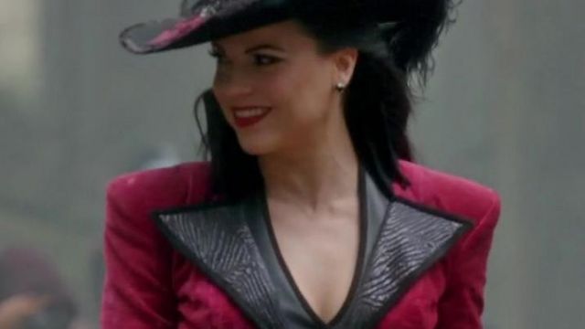 La tenue noire et rouge de Regina Mills (Lana Parrilla) dans Once Upon a Time