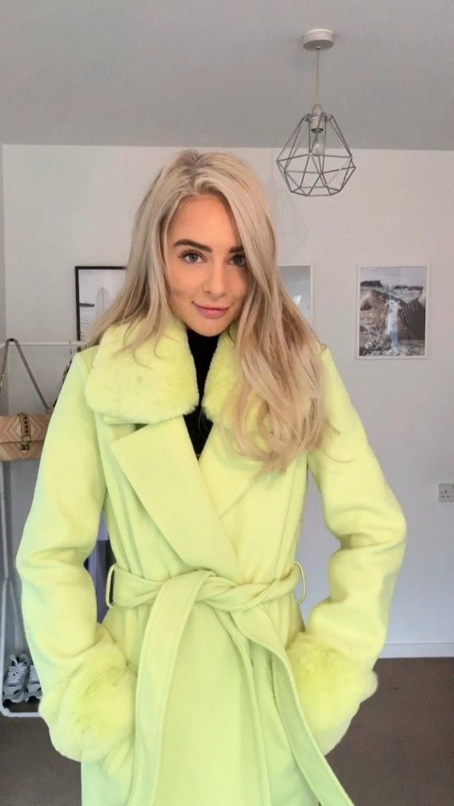 Green Fur Collar Coat worn by Lauren Black on the Instagram account ...