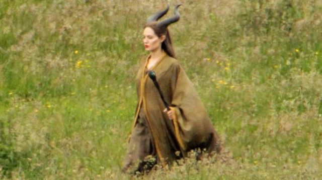 Le manteau de Maleficent (Angelina Jolie) dans Maléfique
