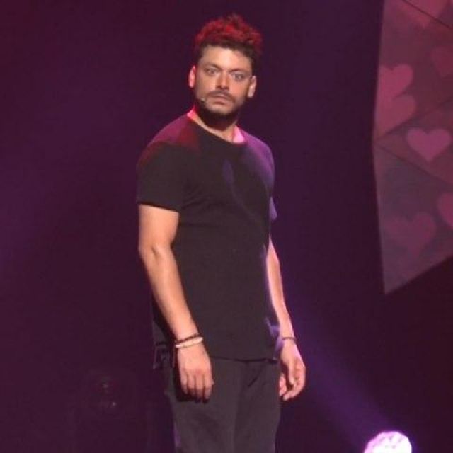 Le Tshirt noir de Kev Adams sur le compte Instagram de @kevadams