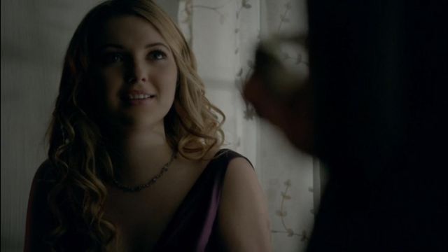 Le collier de violet dans Vampire Diaries