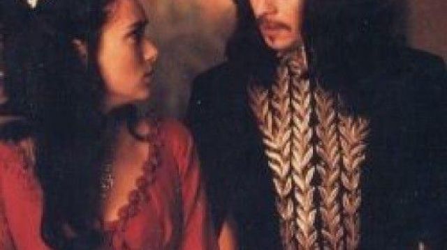 The dress of Mina Murray / Elisabeta (Winona Ryder) in Dracula