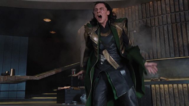 La réplique de la tenue et cape de Loki (Tom Hiddleston) dans Avengers