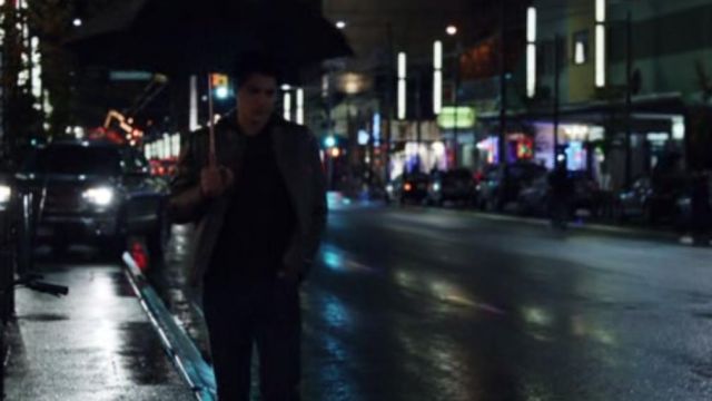 The umbrella of Sam (Nicholas D Agosto) in final Destination 5