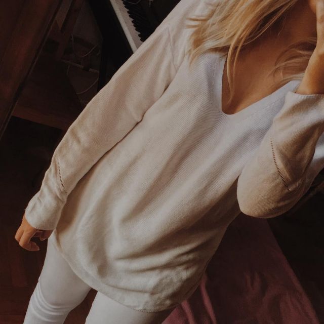 Pullover white of Arianna on the Instagram account @ariannatavaglione