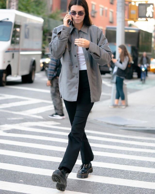 Chaos daytona cas de l'Iphone utilisé par Kendall Jenner à Los Angeles le 18 octobre 2019