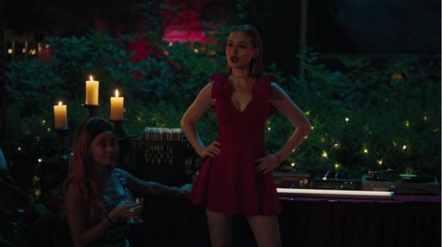Arc rouge de l'épaule robe portée par Cheryl Fleur (Madelaine Petsch) à Riverdale Saison 4 Épisode 2