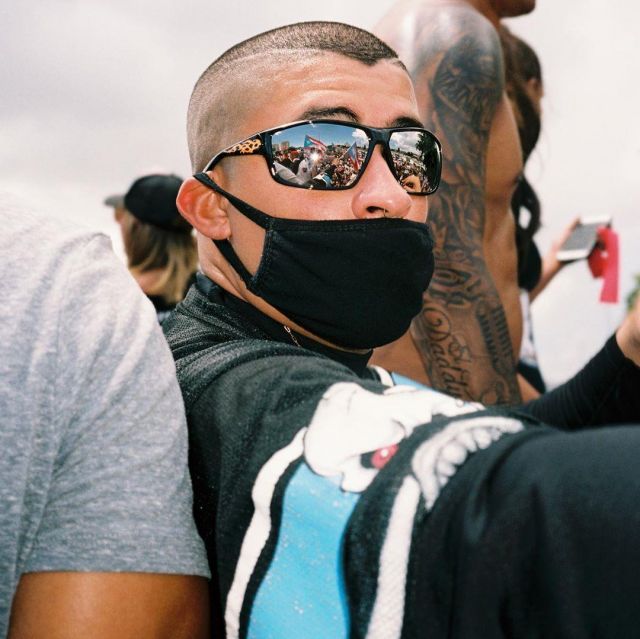 Sunglasses with flames worn by Bad Bunny on his Instagram account @badbunnypr