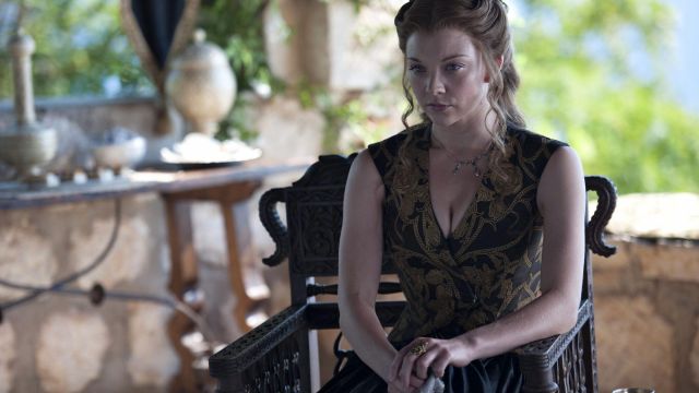 La robe imprimée noire de Margaery Tyrell (Natalie Dormer) dans Game of Thrones