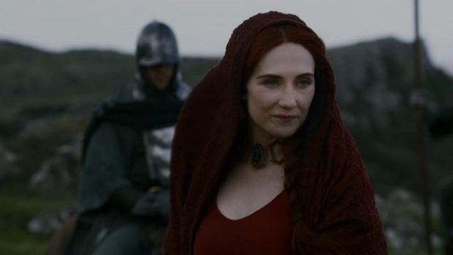 La perruque portée par la sorcière rouge / Melissandre  (Carice van Houten) dans la série Game of Thrones 
