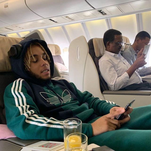 La sudadera Adidas que lleva Zola en su cuenta de Instagram @binkszola 