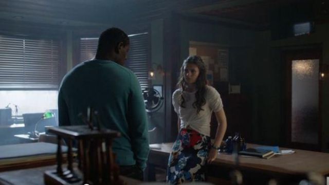 Floral printed midi skirt worn by Nia Nal (Nicole Maines) in Supergirl Season 05 Episode 03