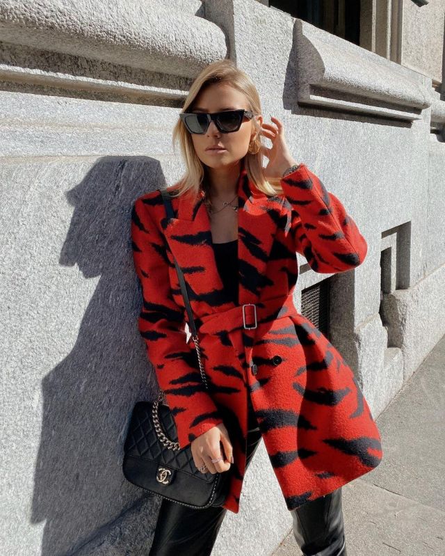 Cloth Jacket with Tiger Print of Veronica Ferraro on the Instagram account @veronicaferraro