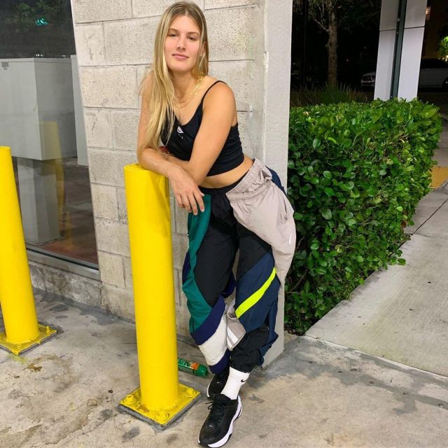 La Brassière Nike Classic de Eugenie Bouchard sur le compte Instagram de @geniebouchard