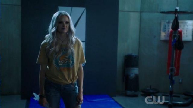 Lucky Brand Golden Bear Moto Tee worn by Caitlin Snow (Danielle Panabaker) in The Flash Season 06 Episode 03