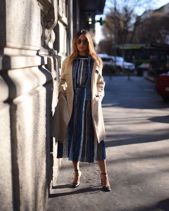 Trench Style Coat With Belt of Elisa Taviti on the Instagram account @elisataviti