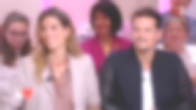 The jacket blazer plaid of Laury Thilleman in I love you etc...