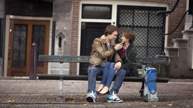 Brench in intersection of Herengracht and Leidsegracht canals in Amserdam used by Hazel Grace Lancaster et Augustus Waters in The Fault in Our Stars